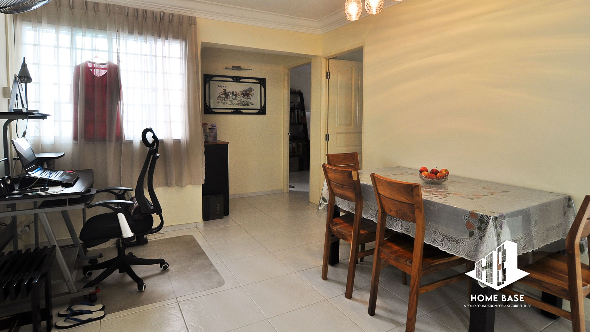 Dining Area of 127 Tampines St 11 Img 3